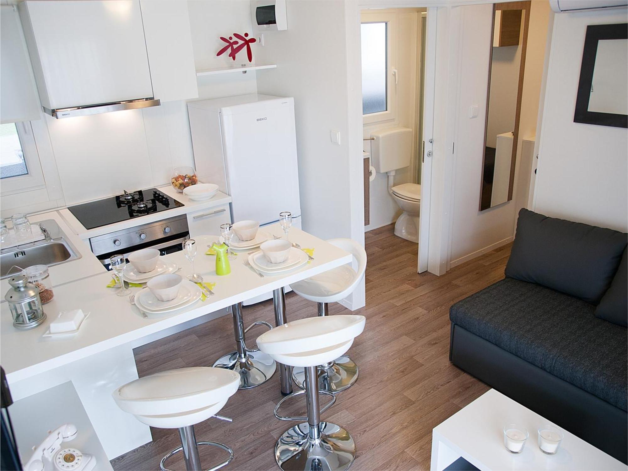 Micanovi Dvori Mobile Home Village Zrmanja أوبروفاتش الغرفة الصورة