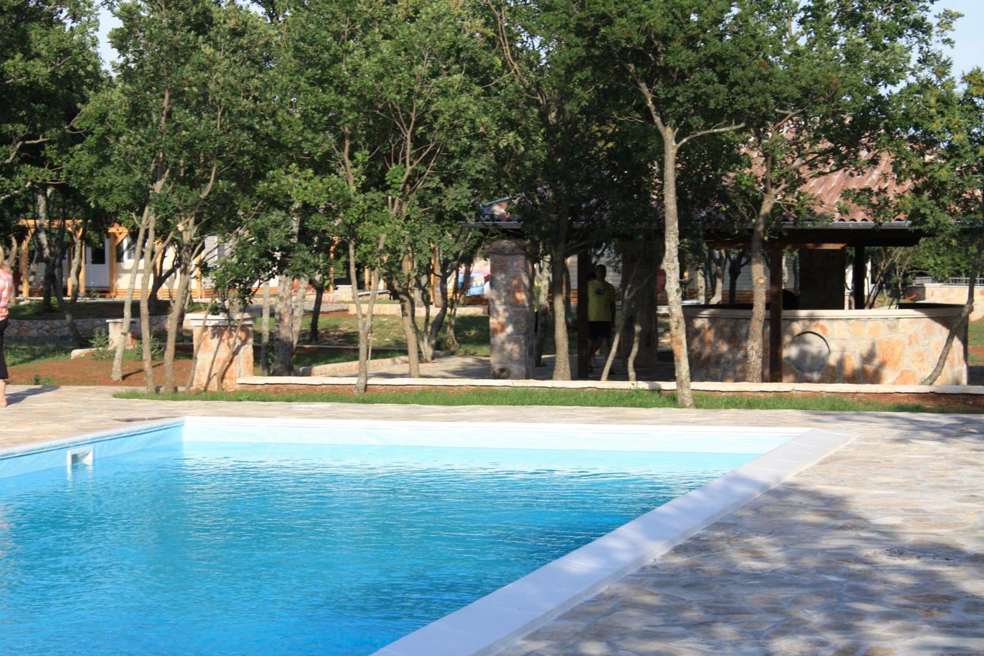Micanovi Dvori Mobile Home Village Zrmanja أوبروفاتش الغرفة الصورة